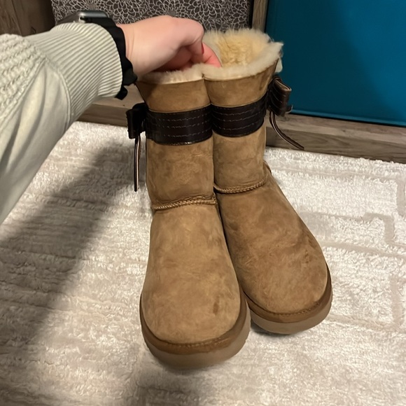 UGG Tan Winter Boots with Bow - Picture 2 of 7